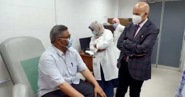 صور.. أحمد الشناوى أول متبرع بالبلازما من المتعافين من فيروس كورونا بالشرقية