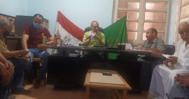رئيس مدينة أبو صوير: إزالة القمامة وصيانة أعمدة الإنارة بالقرى.. صور