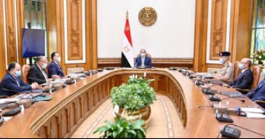 السيسي يجتمع بالمجموعة الأمنية ويطلع على تطورات الموقف فى ليبيا وسد النهضة.. الرئيس يوجه بالاستمرار فى انتهاج المسار الدبلوماسى التفاوضى لحل أزمة السد.. واستعادة الدولة الليبية وصون الأمن القومى المصرى 