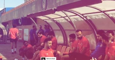 شاهد..لاعبو الأهلي يستعدون لأول مران على ملعب التتش بعد توقف كورونا