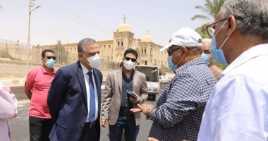 محافظ سوهاج يتفقد محطة صرف القراقرة وطريق الأبراج