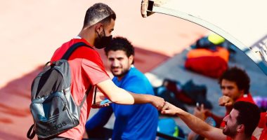 5 مشاهد تلخص السلام بين لاعبى الأهلى فى أول مران بعد العودة