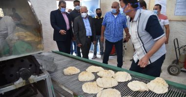 محافظ بورسعيد يفتتح مخبز المطحن النصف آلى بحى الضواحى.. صور