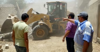 محافظ أسيوط: إزالة 15 حالة تعدى على أراضى زراعية وأملاك دولة بأبوتيج