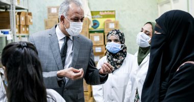 سكرتير محافظة قنا يتفقد مستشفى الحميات للاطمئنان على توافر المستلزمات الطبية