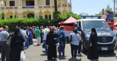 طالبات الثانوية العامة بمصر الجديدة يشتكون من صعوبة "القطعة"