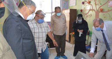 طلاب الثانوية بالمنيا: امتحان الإنجليزى فى متناول الطالب المتوسط