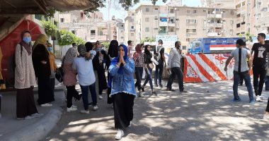 صور.. تباين أراء طلاب الثانوية العامة فى الشرقية حول امتحان الإنجليزية