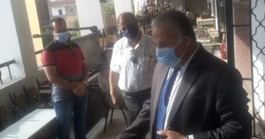 مدير تعليم الإسماعيلية يتفقد مركز توزيع أسئلة الثانوية العامة .. صور 