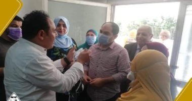 تنسيقية شباب الأحزاب تسلم مستلزمات طبية لمديرية الصحة بالقليوبية (صور)