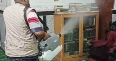 صور.. محافظة الجيزة تبدأ تعقيم المساجد تمهيدا لفتحها السبت