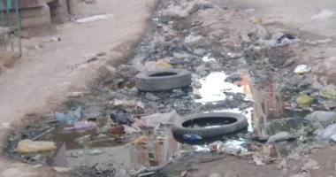 قارئ يشكو انتشار مياه الصرف الصحى فى شارع المدارس بالغردقة