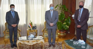 وزيرا الطيران والرياضة ورئيس الاتحاد الدولى لليد يبحثون استضافة مونديال 2021