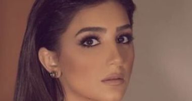 بصورة جديدة.. مى عمر: زوجى يفضل الشعر القصير رغم حبى لـ"الطويل"