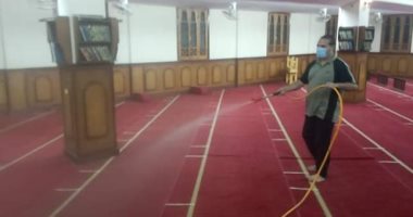 صور.. حملات تعقيم بمساجد رأس البر استعدادا لاستقبال المصلين غدا