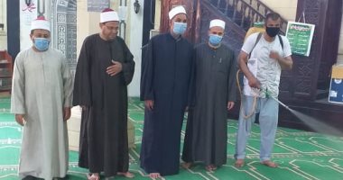 تطهير وتعقيم مساجد قرية طحوريا بالقليوبية استعدادا لاسقبال المصلين غدا 
