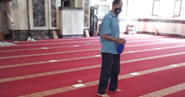 "أوقاف بورسعيد": تعقيم وتجهيز المساجد وعلامات للتباعد بين المصلين.. صور