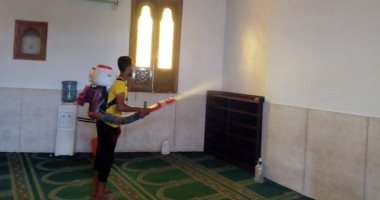 صور.. حملات مكثقة لتعقيم وتطهير دور العبادة فى الدقهلية