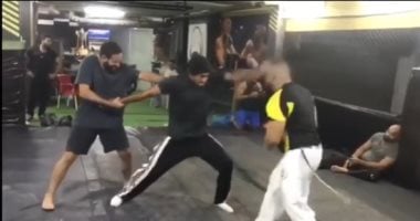 أكشن × أكشن.. أحمد العوضى فى بروفات مسلسل "شديد الخطورة".. فيديو