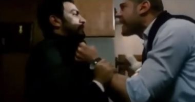 "خناقة" ساخرة بين تامر حسنى وعمرو يوسف عن عودة المقاهى.. اعرف إيه حصل