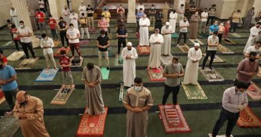 الأوقاف: المصلون يثبتون أنهم على وعى كامل بالخطر الذى نواجهه.. صور