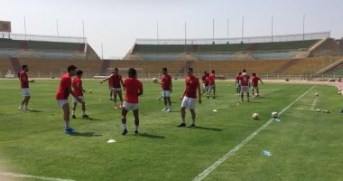 المقاولون يواصل عملية التطهير خلال تدريبات الفريق.. صور