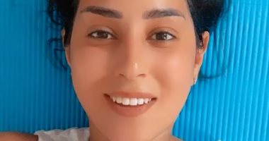 تحذر من عدم ارتداء الكمامة.. أيتن عامر: الحظر خلص لكن كورونا لسه