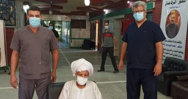 تعافى وخروج 3 حالات كورونا من المعمرين وطبيب من مستشفى قنا العام