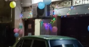 بالبلالين والاضاءة شباب مدينة الزقازيق يستعدون للصلاة فى مسجد أبو غريب