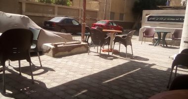 صور.. مقاهى المنيا تبحث عن روادها فى أول ساعات افتتاحها