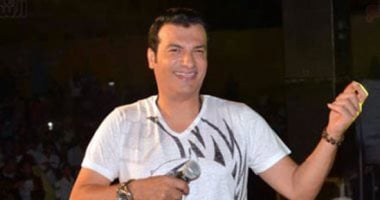 إيهاب توفيق يستعد لتسجيل أغنية "هلت الأفراح" من كلمات هانى الصغير