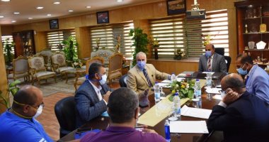محافظ أسوان يترأس الاجتماع الدورى لخلية " إدارة أزمة كورونا "