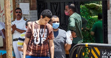 طلاب الثانوية العامة بعد امتحان الفلسفة: الامتحان سهل عدا بعض النقاط
