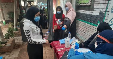 مشاهد مميزة لطلاب الثانوية العامة أثناء دخولهم لجان الامتحانات بالجيزة.. صور
