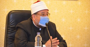 الأوقاف توزع 22 ألف كمامة على العاملين بالمقار الإدارية