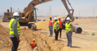 بدء أعمال الجزء الثانى لخط مياه مدينة السلام بالسويس.. صور