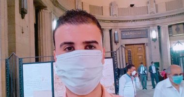 "أمين" يشارك صورته بالكمامة فى صحافة المواطن من دار القضاء العالى بالقاهرة