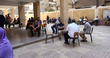 صور .. تشديدات أمنية أمام لجان الثانوية العامة بالقليوبية 