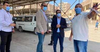 محافظ الفيوم يشدد على تطبيق الإجراءات الاحترازية والتزام سائقى السيارات بالكمامات