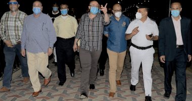 محافظ بنى سويف: غلق وتشميع عدد من المقاهى والمحال المخالفة.. صور