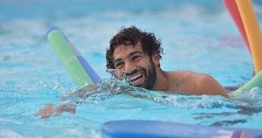 حكاية راكب الأمواج ملهم ليفربول فى رحلة استعادة الدوري الإنجليزي.. صور
