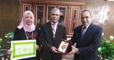 محافظة شمال سيناء تكرم وكيل التربية والتعليم بمناسبة إحالته إلى المعاش