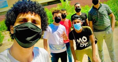 كمامتك حمايتك.. "محمود أبو صوير " يشارك بصورة له ملتزما بالإجراءات الوقائية مع زملائه