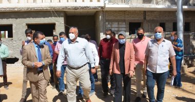 محافظ الوادى الجديد يتفقد إنشاءات كلية الطب ومستشفى الصدر والحميات (صور )