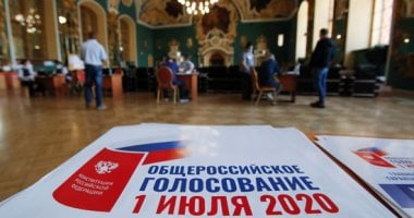 مواطنو موسكو يصوتون على تعديل الدستور لبقاء بوتين رئيسا حتى 2036.. صور