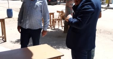 نائب محافظ دمياط يتفقد المقاهى والمطاعم لمتابعة الإجراءات الوقائية بفارسكور