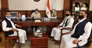 محافظ مطروح يلتقى شباب المحافظة لطرح الرؤى والأفكار.. صور