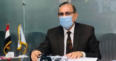 محافظ كفر الشيخ يشهد تسليم 11 عقد تقنين أراضى أملاك الدولة للمستفيدين