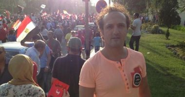 شريف مدكور يحتفل بذكرى ثورة 30 يونيو بصورة مسيرة تطالب برحيل مرسى