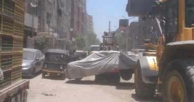 محافظة الجيزة تشارك صحافة المواطن تجريد ورفع السيارات المتهالكة بإمبابة